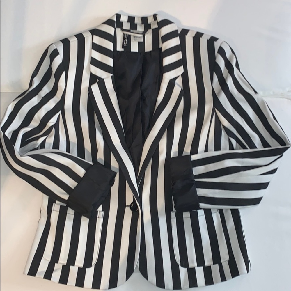 H&M Black & White Striped Blazer - Size 6